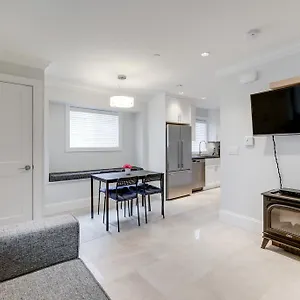 New Urban Modern Main Street House Holiday home Vancouver