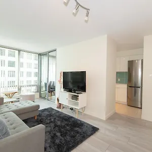 Chic 2-bedroom In Downtown With Stunning Water Views Apartment Vancouver